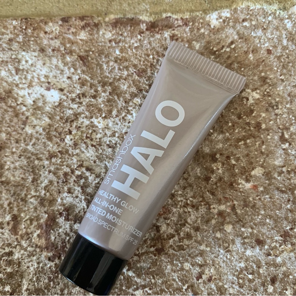 ✨$5✨ Smashbox | Halo All-in-One Tinted Moisturizer | LIGHT